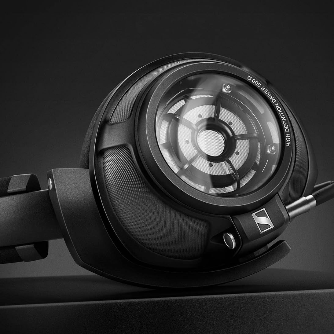 Sennheiser HD 820 Closed-Back Reference Headphones - Image 4